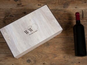 Ξύλινο κουτί διπλής φιάλης με ανοιγόμενο καπάκι Κωδ. 1502