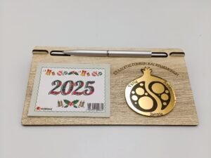 ΕΠΙΤΡΑΠΕΖΙΟ ΜΕ ΒΑΣΗ ΗΜΕΡΟΛΟΓΙΟ ΚΑΙ ΘΗΚΗ ΣΤΥΛΟ