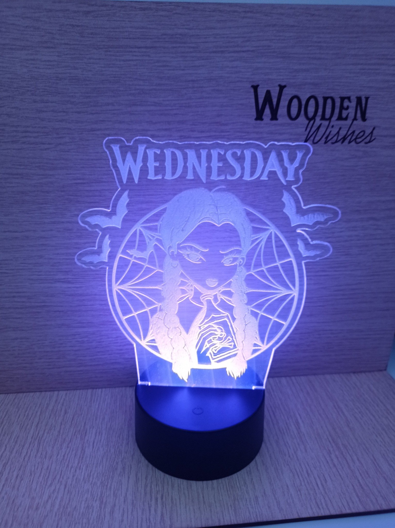 ΦΩΤΙΣΤΙΚΟ WEDNESDAY