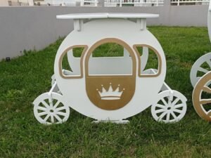 ΤΡΑΠΕΖΙ ΤΟΥΡΤΑΣ ΑΜΑΞΑ