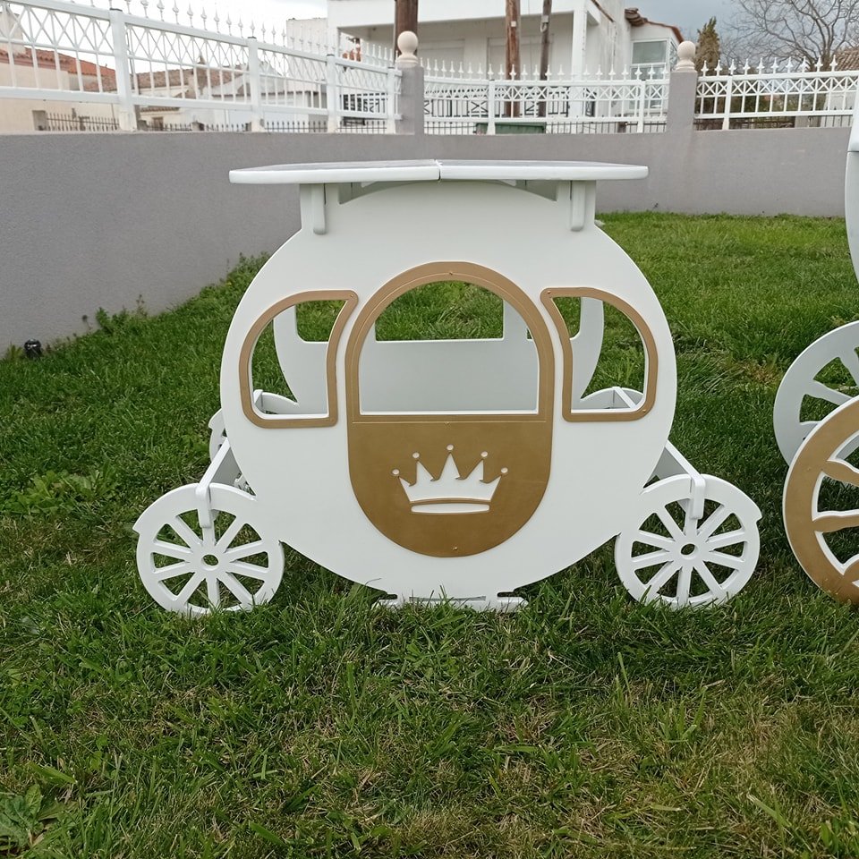 ΤΡΑΠΕΖΙ ΤΟΥΡΤΑΣ ΑΜΑΞΑ